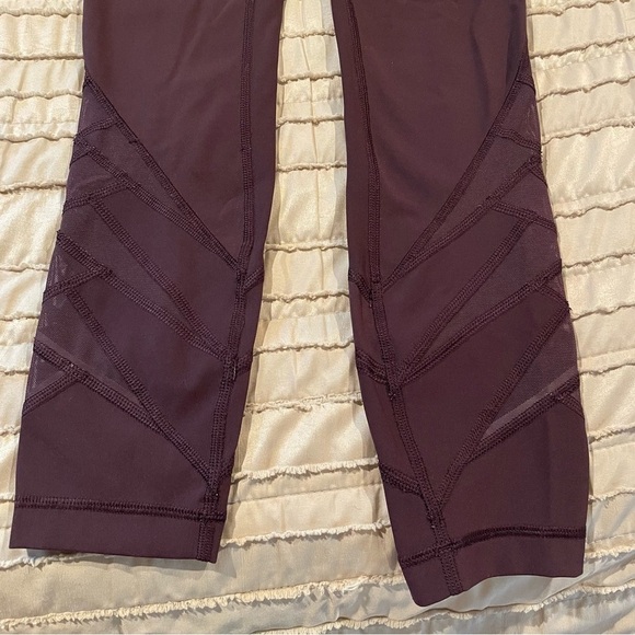 Lululemon Motionful 7/8 Tight Leggings 26" Black Cherry Purple Mesh 2 W5ARQS - Picture 5 of 12